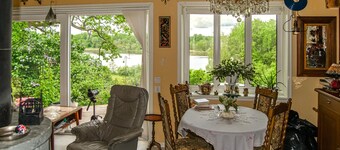 Beautiful home in Vretstorp with lake view