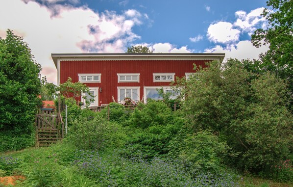 Exterior - Beautiful home in Vretstorp with lake view (Vretstorp)