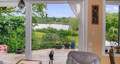 Beautiful home in Vretstorp with lake view