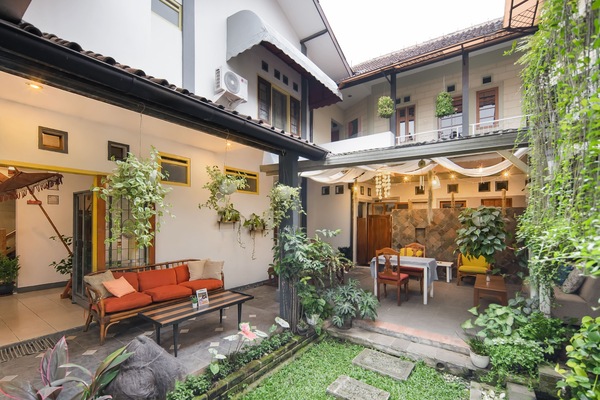Tempat makan outdoor