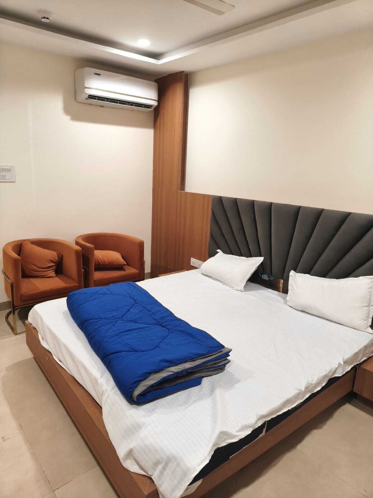 Habitación Deluxe | Escritorio, wifi gratis y ropa de cama 