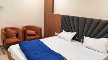 Habitación Deluxe | Escritorio, wifi gratis y ropa de cama