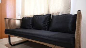 Suite | Meja kerja, Wi-Fi gratis, dan seprai linen