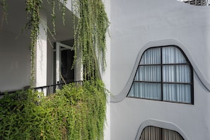 Exterior detail - Thadatra Inn (Phnom Penh)