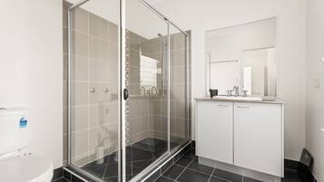 Apartment | Bathroom