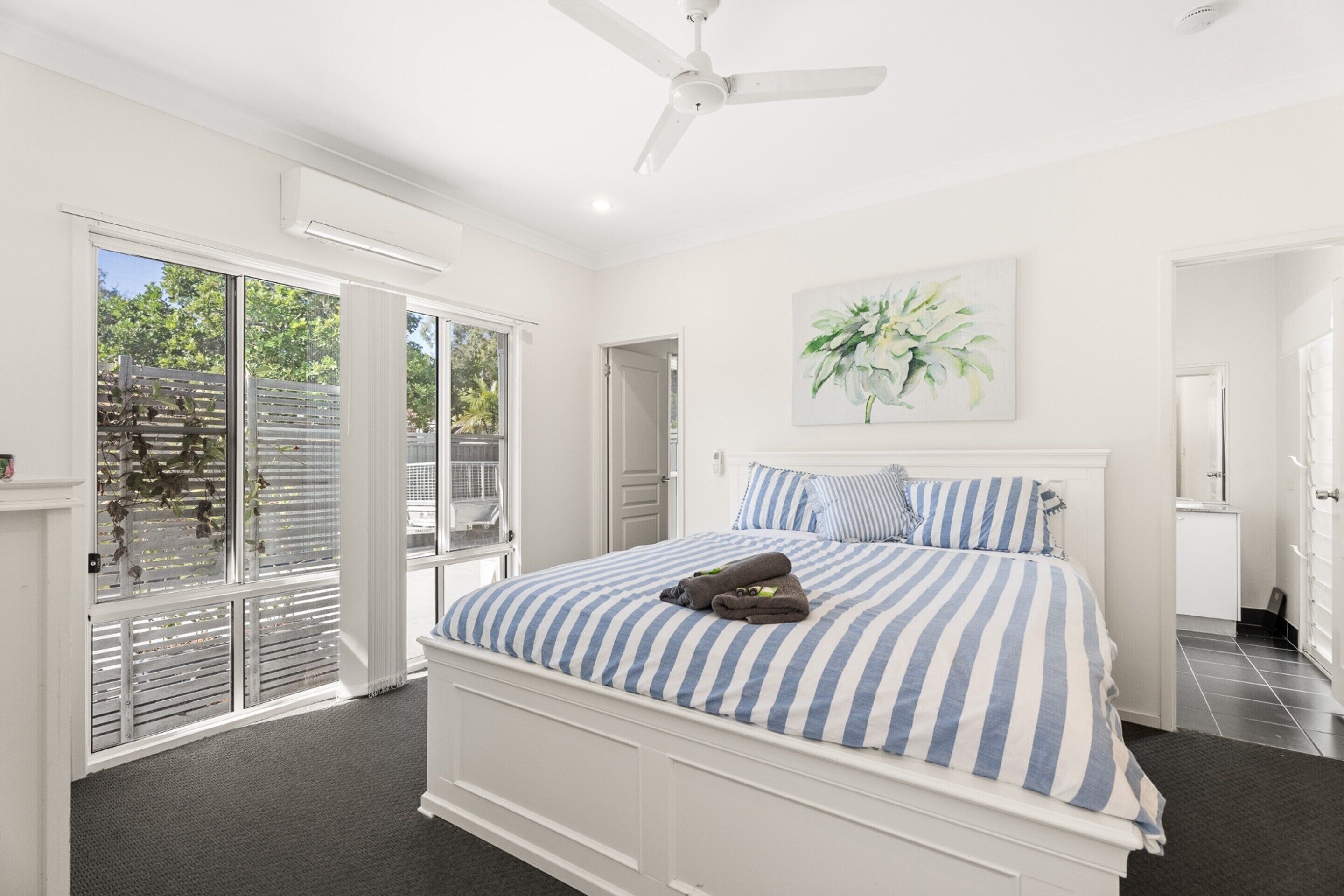Apartment | 4 bedrooms, bed sheets