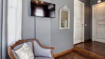 Deluxe tweepersoonskamer, uitzicht op stad | Interieur