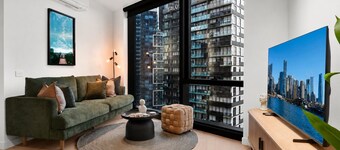 Skyline 2-bed Near Crown With Pool and Sauna