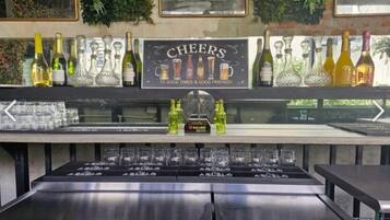 Bar (en la propiedad)