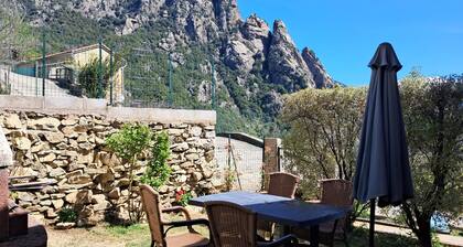 Chalet jardin entre randonnée maquis baignade