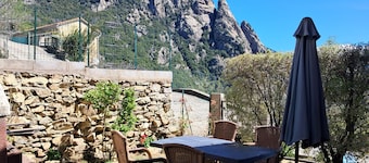 Chalet garden between hiking maquis swimming