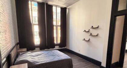 Luxury 2-bedroom apartment in Mount Vernon, Baltimore MD