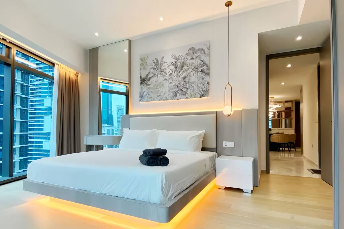 Appartement, 2 chambres, vue ville | Couette en duvet d'oie, bureau, fer et planche à repasser, Wi-Fi gratuit