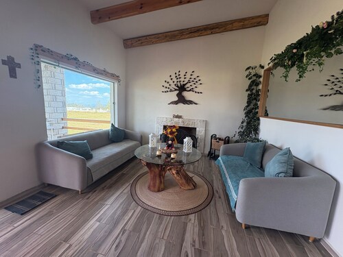 Beautiful Country House with Nature | 5 min from Downtown