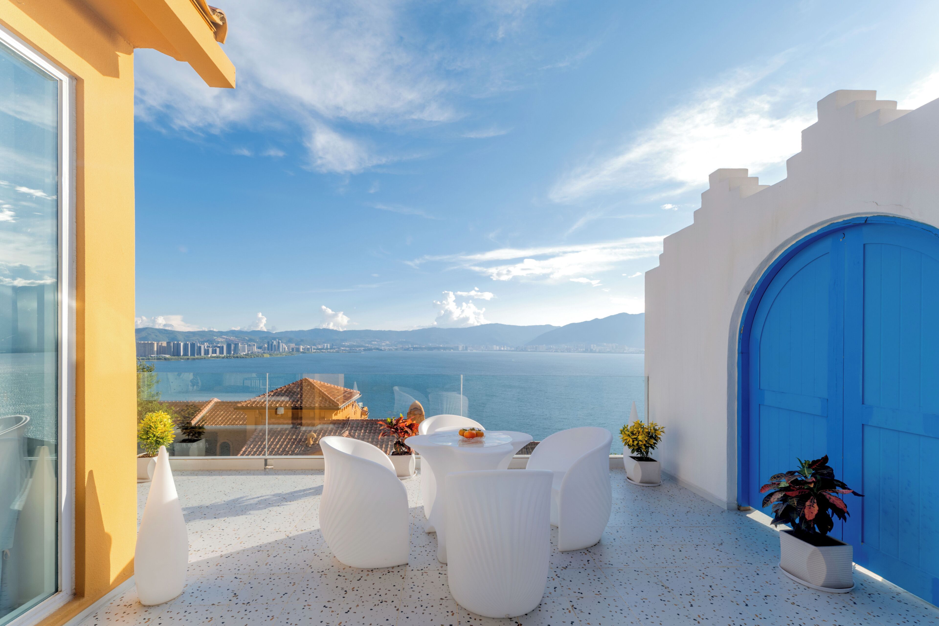 Suite, Lake View | Outdoor dining