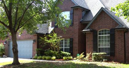 Phenomenal 5-bedroom house in a family-friendly Bixby neighborhood