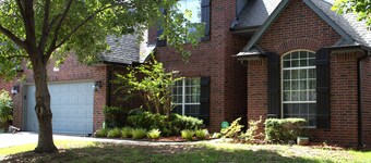 Phenomenal 5-bedroom house in a family-friendly Bixby neighborhood