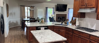 Phenomenal 5-bedroom house in a family-friendly Bixby neighborhood