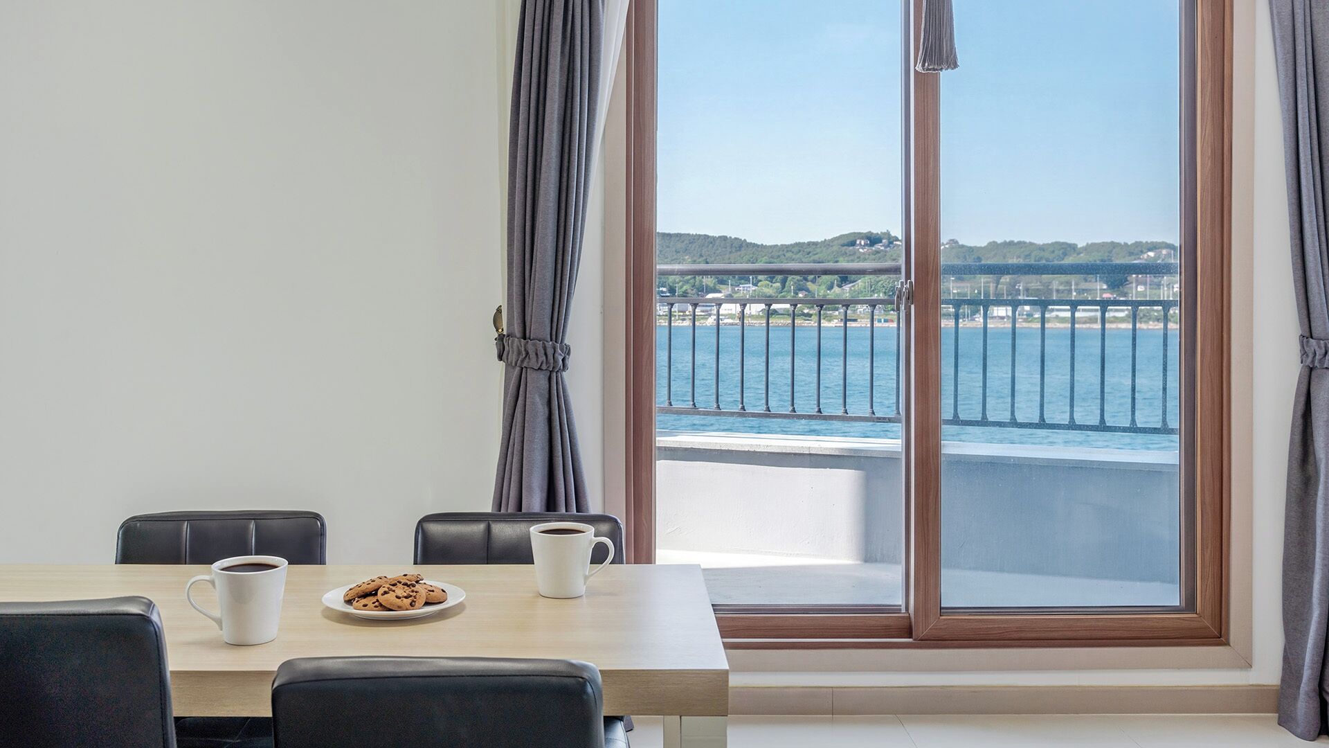 Basic Room, 1 Bedroom (Room 201 (Ocean View)) | 1 bedroom, free WiFi