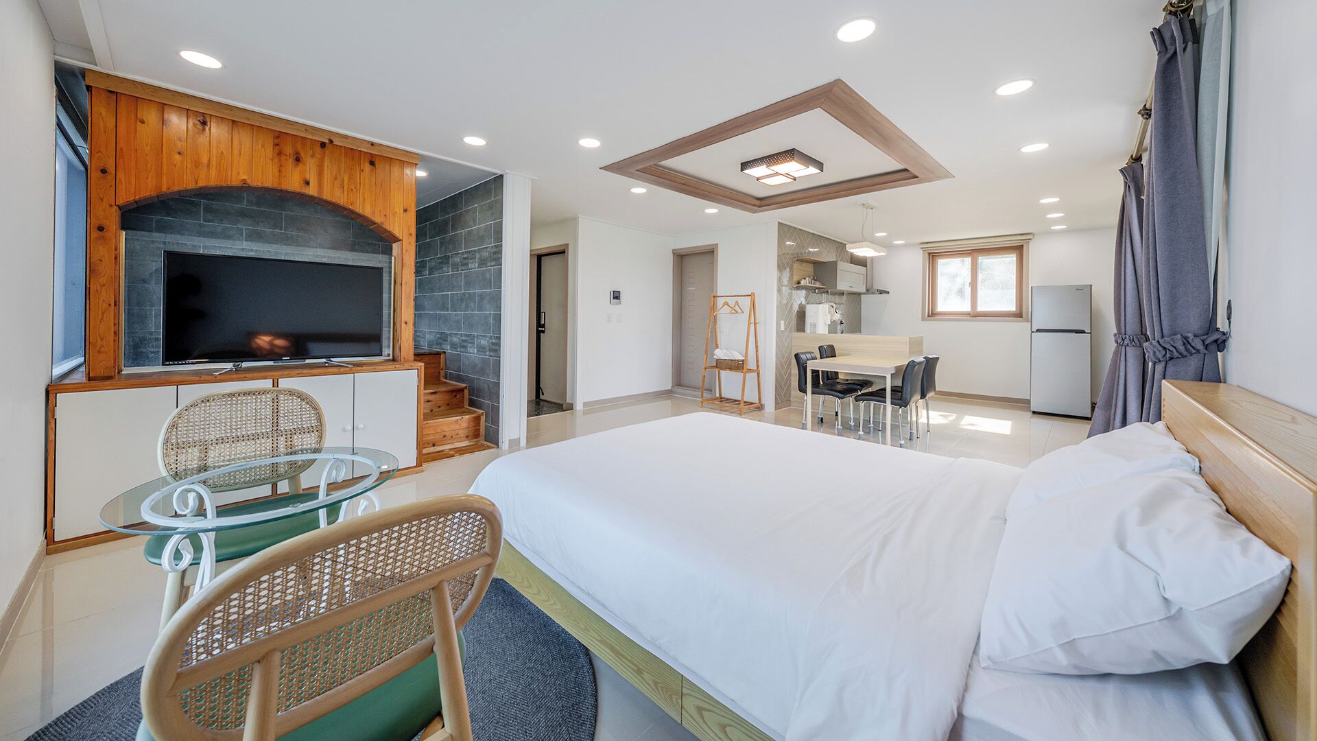 Basic Room, 1 Bedroom (Room 201 (Ocean View)) | 1 bedroom, free WiFi