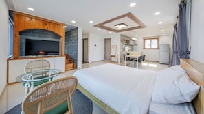 基本客房, 1 間臥室 (Room 201 (Ocean View))