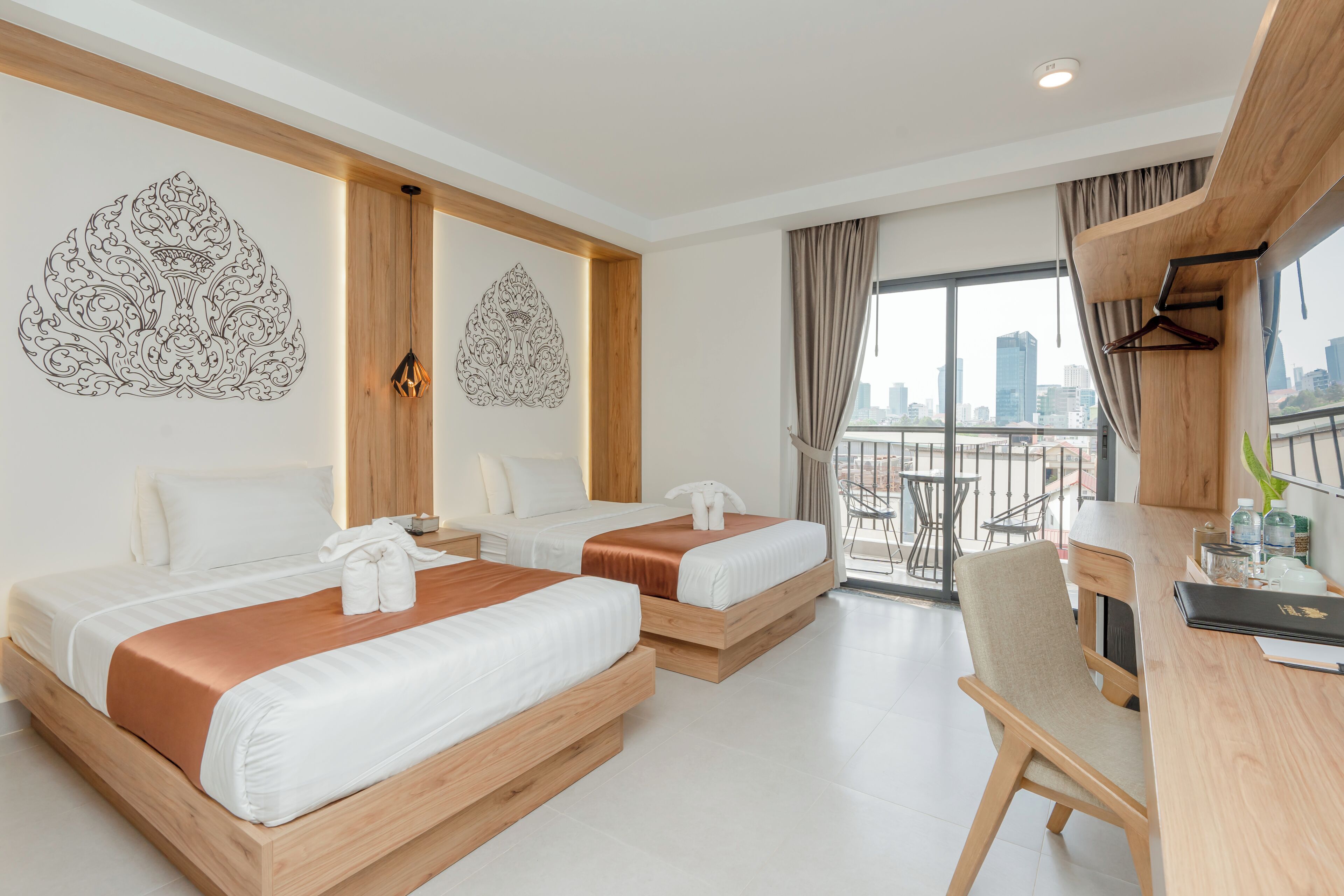 Deluxe Twin Room, Balcony, City View | Desk, free WiFi