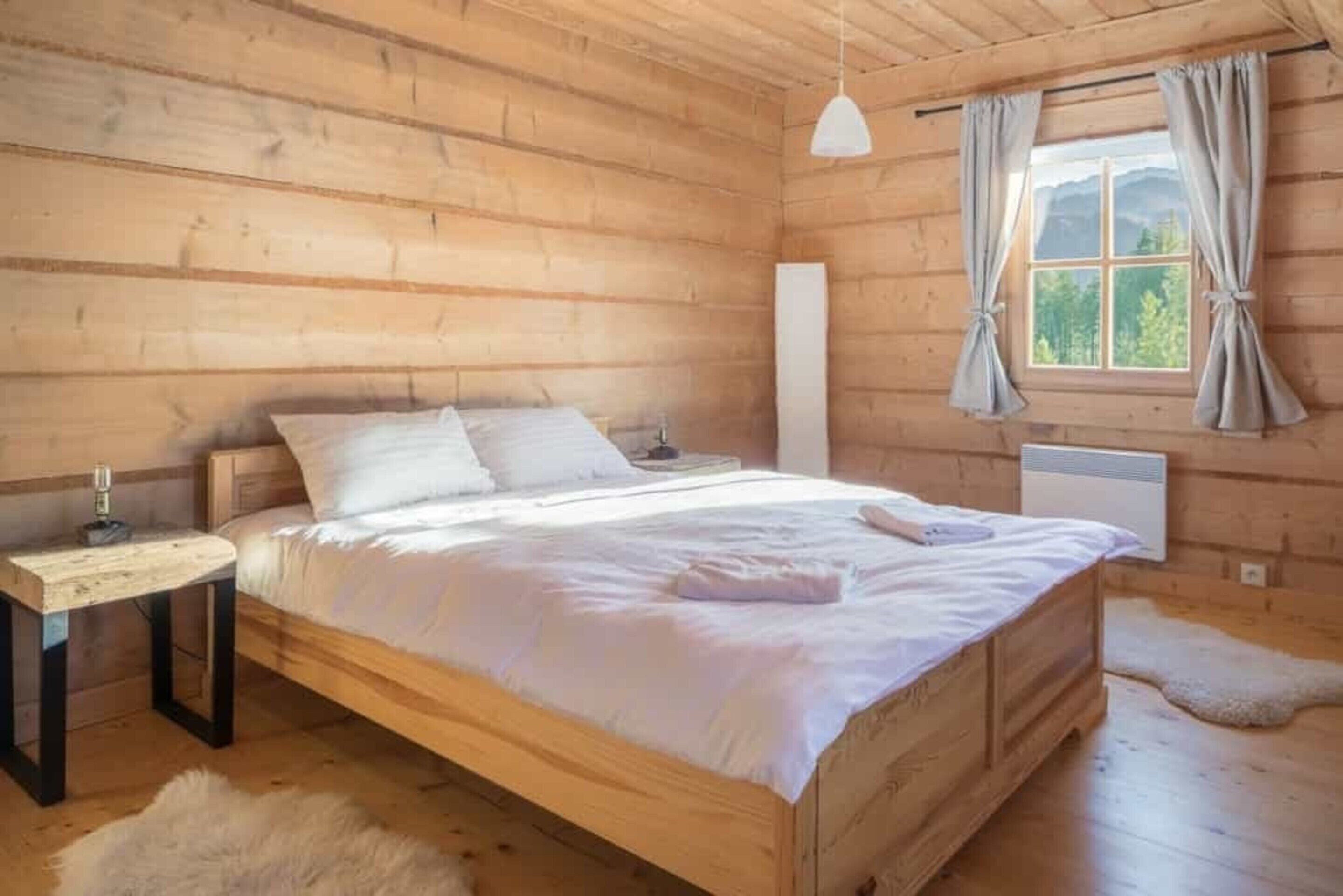 House | 2 bedrooms, individually furnished, bed sheets