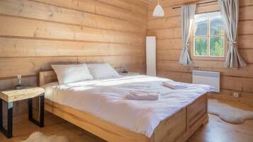 House | 2 bedrooms, individually furnished, bed sheets