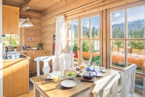 House | Tempat makan