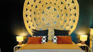 Iron/ironing board, free WiFi, bed sheets
