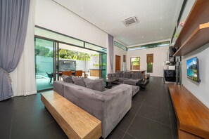 Living area - The Cheetar Luxury Private Pool Villas (Kathu)