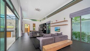 Living area - The Cheetar Luxury Private Pool Villas (Kathu)