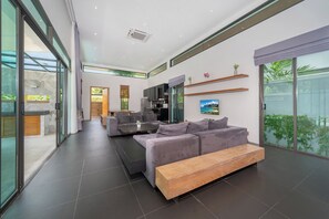 Living area - The Cheetar Luxury Private Pool Villas (Kathu)
