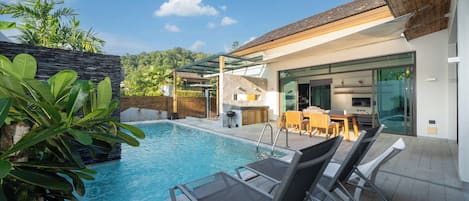 Piscine extérieure