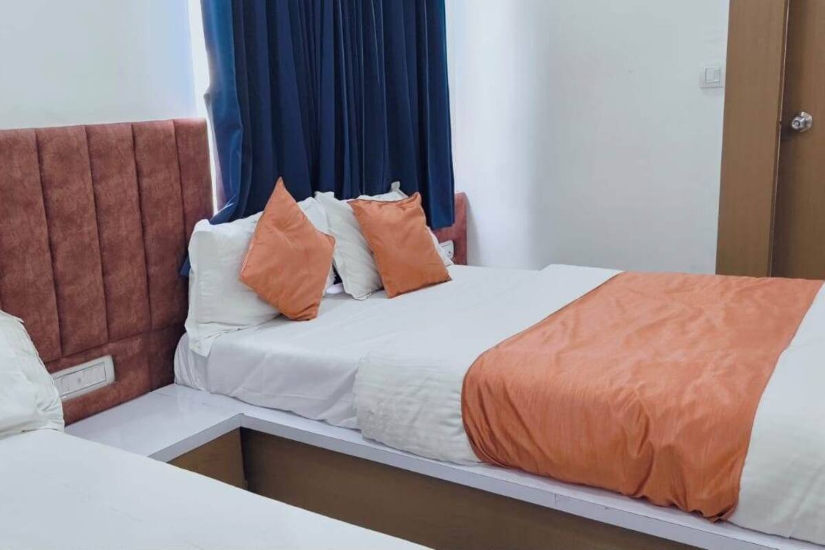 Deluxe Quadruple Room | Desk, free WiFi