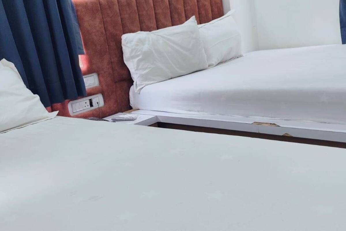 Deluxe Triple Room | Desk, free WiFi