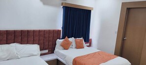 Deluxe-Vierbettzimmer | Schreibtisch, kostenloses WLAN
