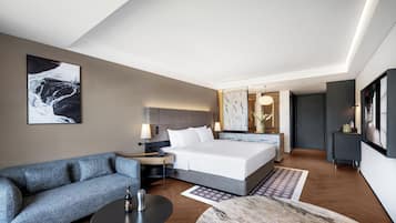 Habitación estándar con 2 camas individuales, vistas a la ciudad | Edredones de plumas, colchones viscoelásticos, minibar y escritorio