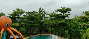 Heaven Hill Resort