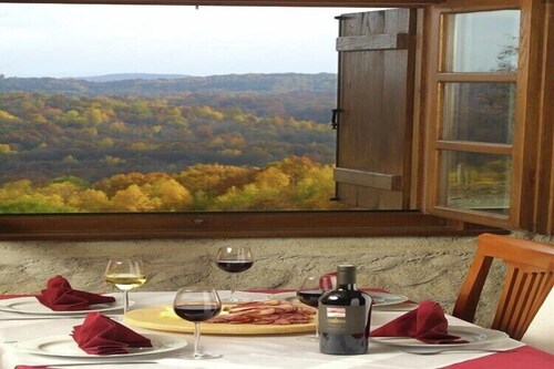 3BR Country House with Pool & WiFi