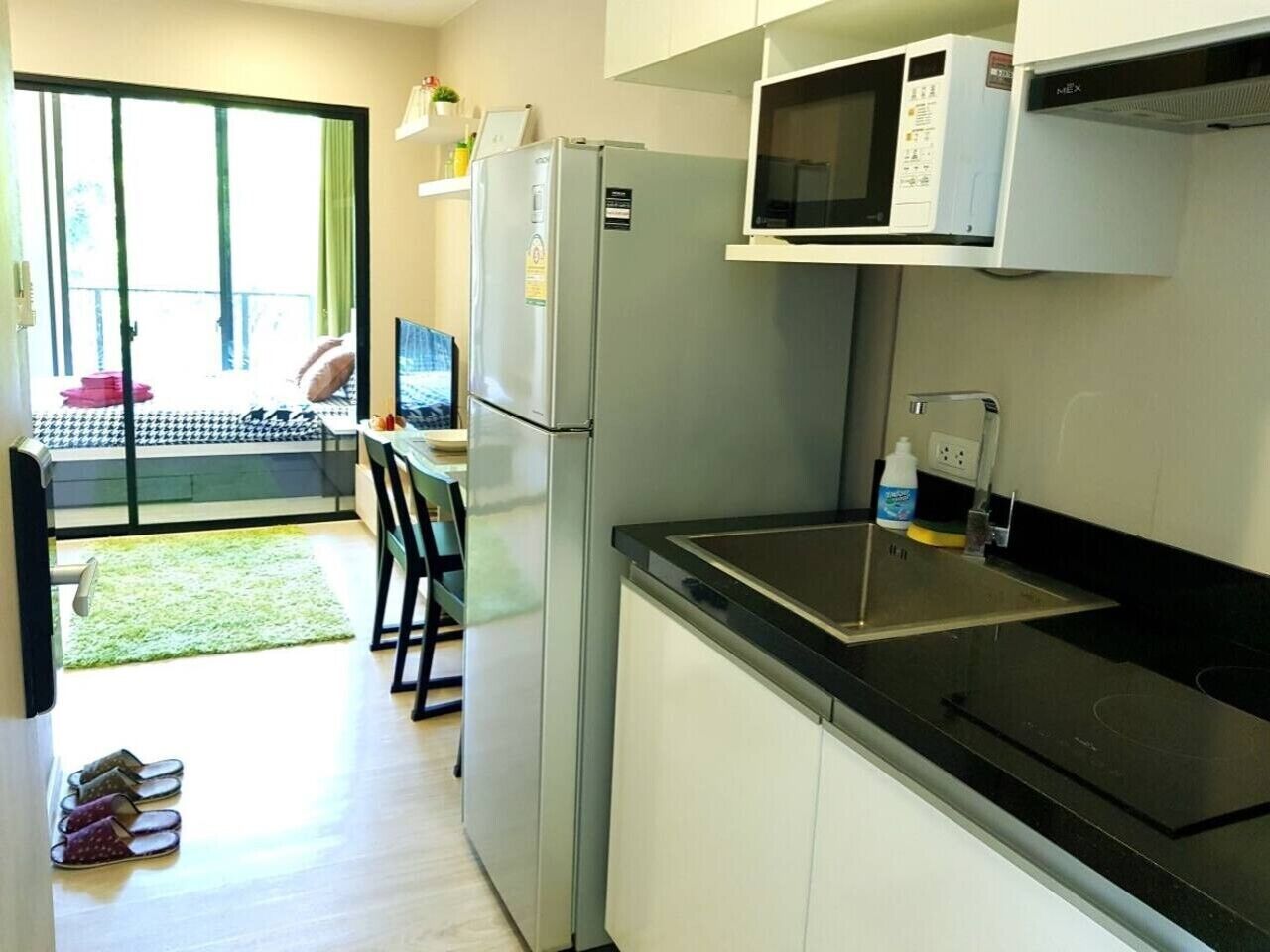 冰箱、微波炉、烤面包机、厨具/餐具