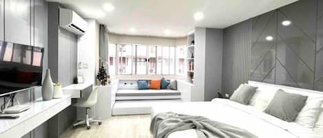 Desk, iron/ironing board, WiFi, bed sheets