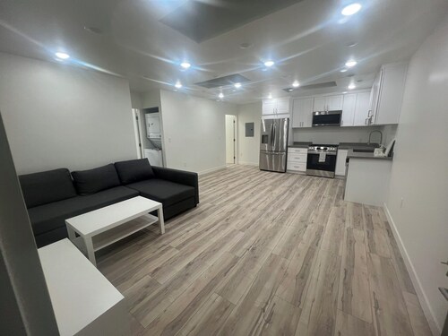 Luxurious Santa Monica retreat