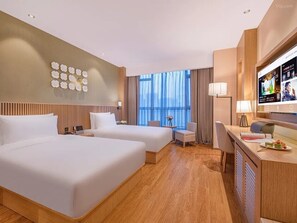 In-room safe, laptop workspace, blackout curtains, soundproofing - Crystal Hotel Qingdao Golden Sand Beach (Qing Dao Shi)