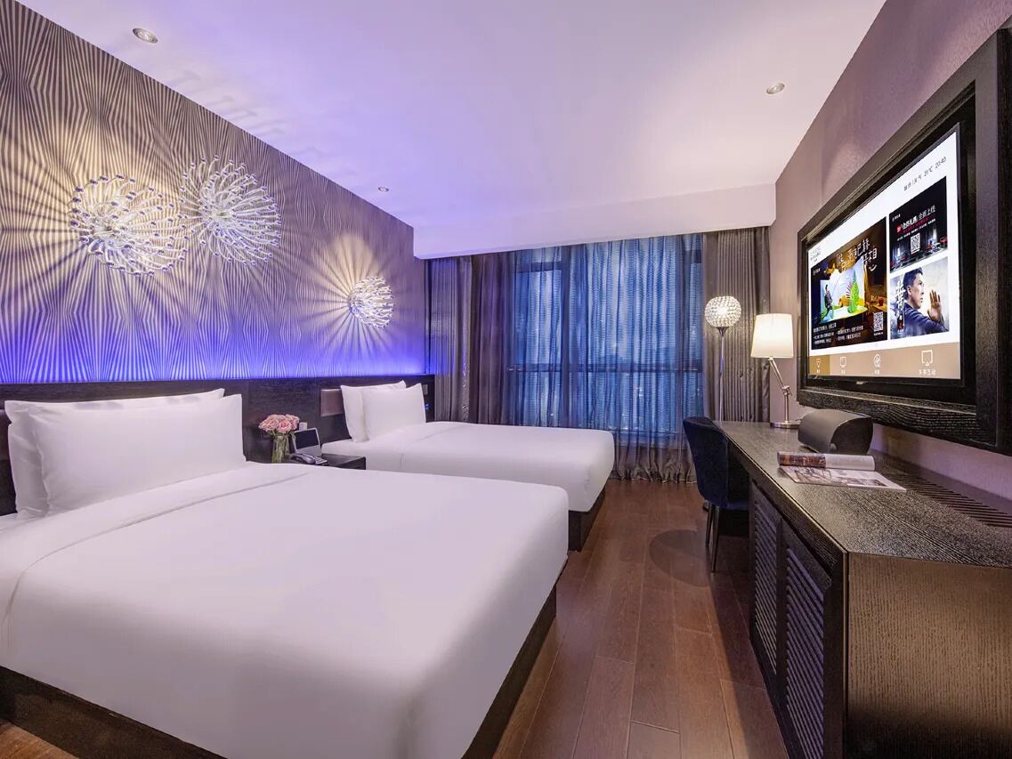 Business Twin Room | In-room safe, laptop workspace, blackout drapes, soundproofing