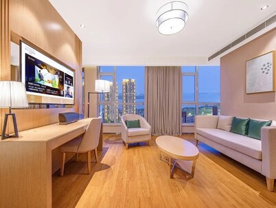 Crystal Hotel Qingdao Golden Sand Beach