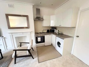 Unclassified image, 5 of 8, button - One bedroom flat in Notting Hill (Greater London)