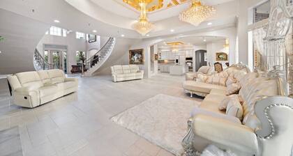 Private Luxury Estate Retreat 8 Acres Near Galveston and Houston