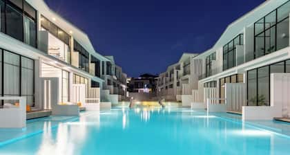 Pool Access Spacious Townhouse Kid Slide