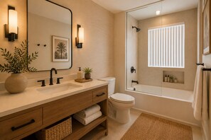 Bathroom - The Linvale Hotel (Toronto)